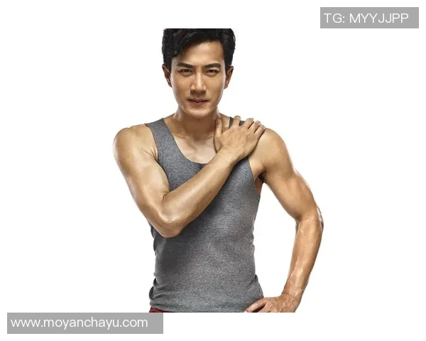 足球明星展现完美腹肌全身照引发热议健身热潮 足球明星展现完美腹肌全身照引发热议健身热潮