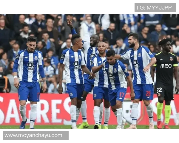 俄罗斯足球明星球迷热情支持本土球队展现独特魅力与风采